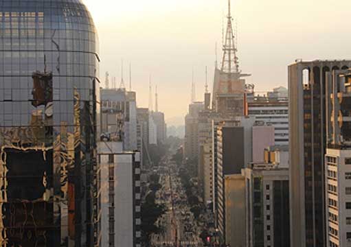 Caça vazamento em empresas